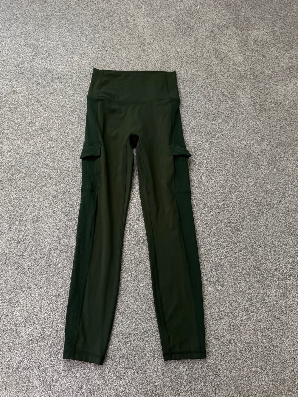 Aerie High-Waist Cargo Leggings in Dark Green